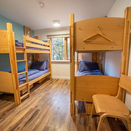 Glen Nevis Youth Hostel 포트 윌리엄 외부 사진 A bunk room at the hostel